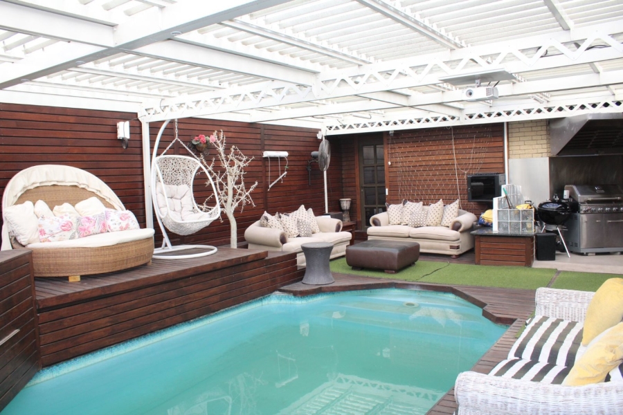 4 Bedroom Property for Sale in Soneike Western Cape